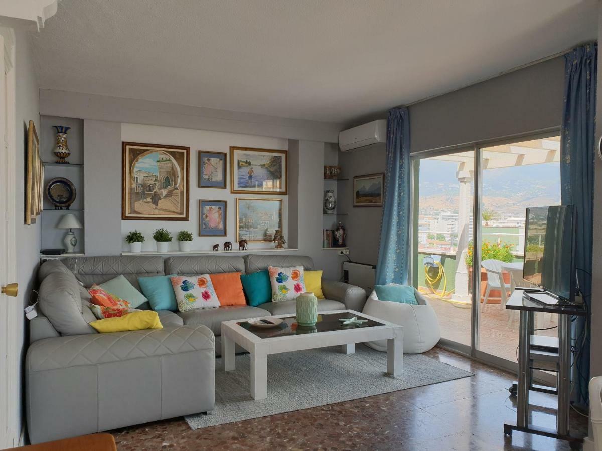 Atico Con Gran Terraza Apartment Фуeнхирола Екстериор снимка