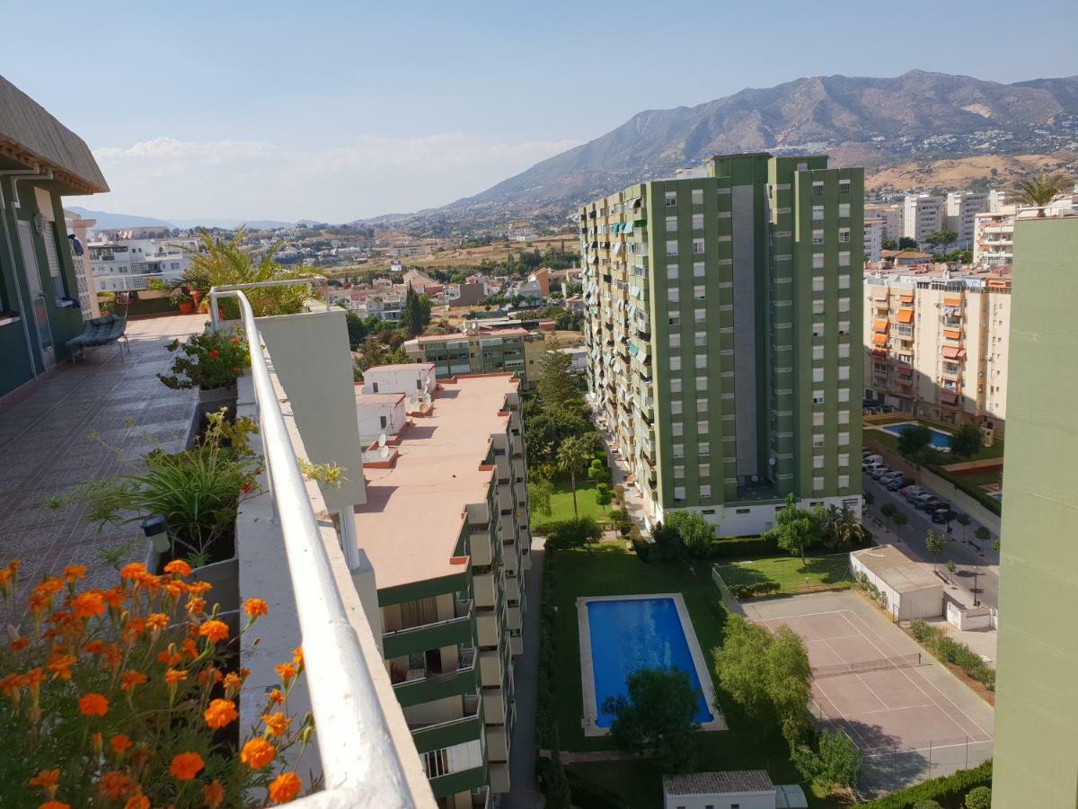 Atico Con Gran Terraza Apartment Фуeнхирола Екстериор снимка