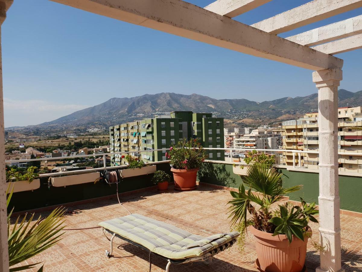 Atico Con Gran Terraza Apartment Фуeнхирола Екстериор снимка