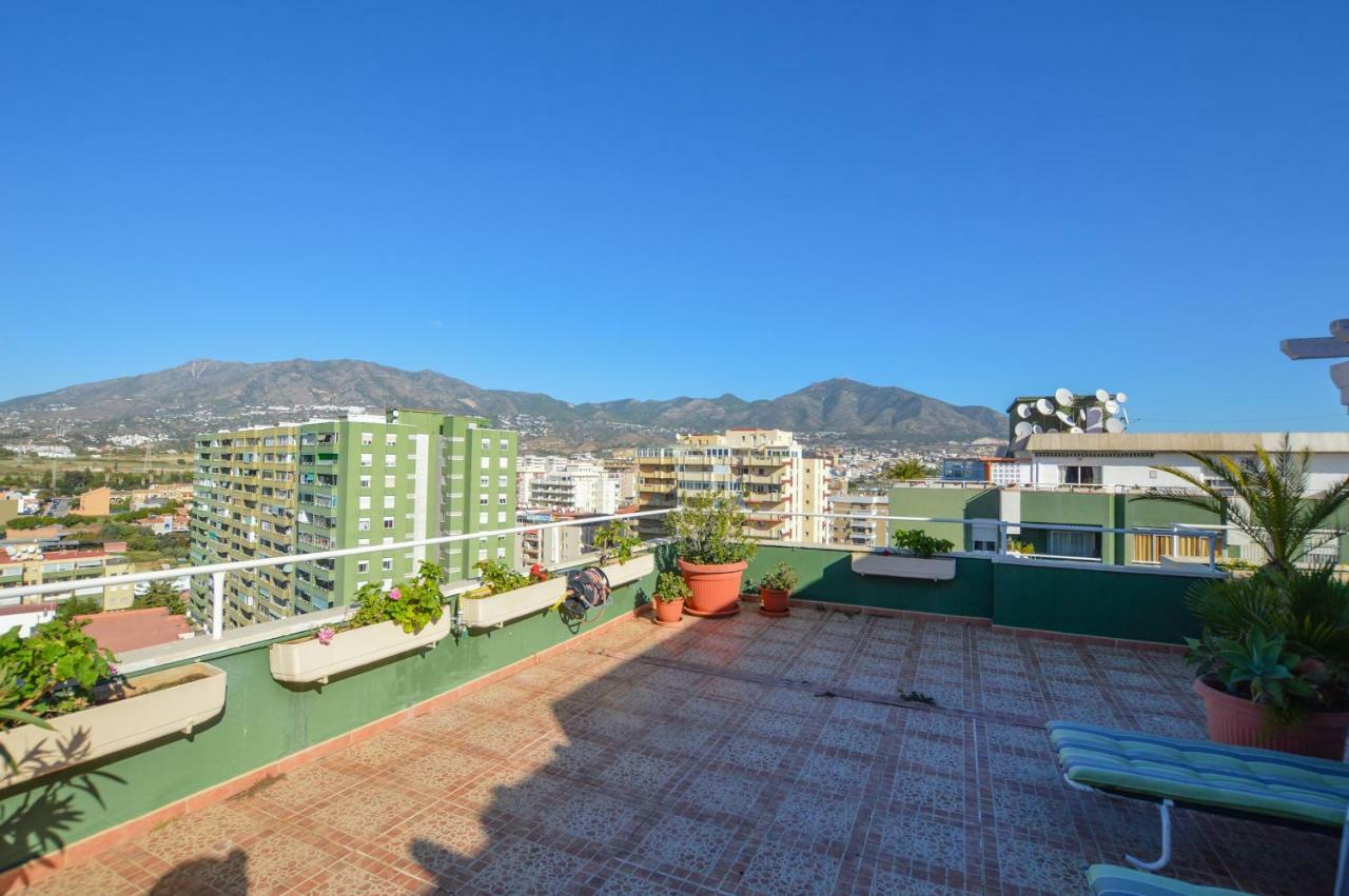 Atico Con Gran Terraza Apartment Фуeнхирола Екстериор снимка