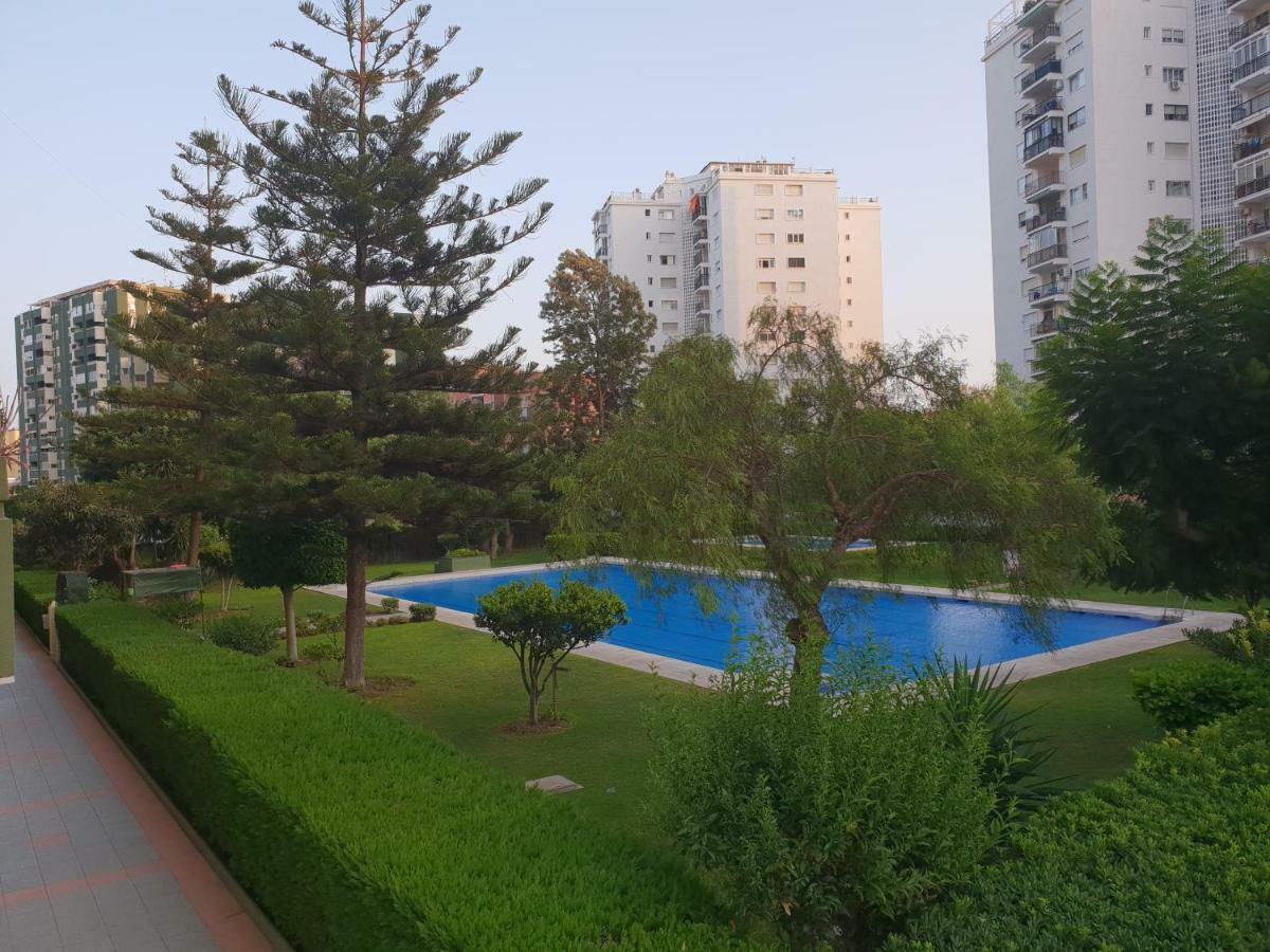 Atico Con Gran Terraza Apartment Фуeнхирола Екстериор снимка